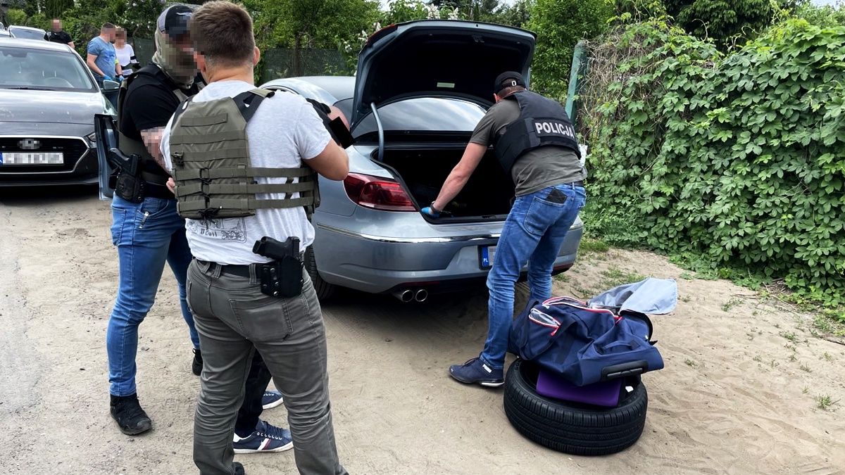 W bagażniku zatrzymanego znaleziono znaczne ilości narkotyków