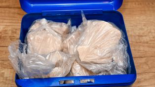 Służby zatrzymały 14 osób powiązanych ze środowiskiem pseudokibiców. Zatrzymani podejrzani są o przemyt narkotyków, brutalne pobicia i pranie pieniędzy