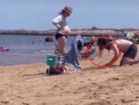 Ciężarna poszła na plażę. Prosty trik męża rozczula