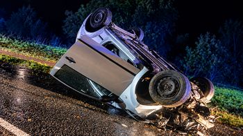Pijany 16-latek za kierownicą! Auto dachowało