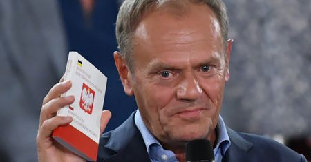 Zybertowicz: Tusk chce się "oddziadersować". Celuje w dzieci z podstawówki