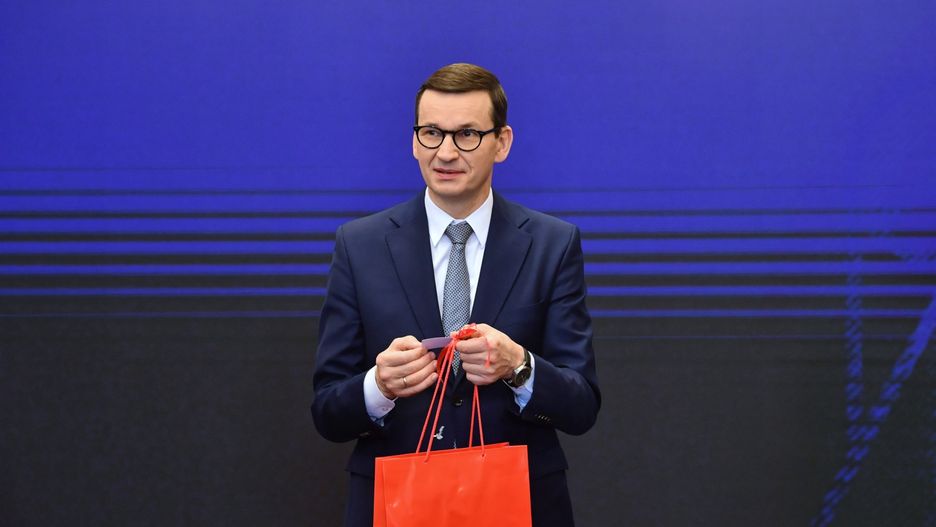 Mateusz MorawieckiRadek PietruszkaBo�e narodzenie, Bo�onarodzeniowe, dzieci, Ministerstwo Rodziny i Polityki Spo�ecznej, MRiPS, rodzina, rodziny, spotkanie, z rodzinami