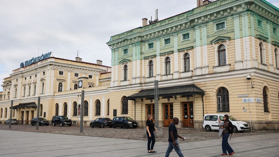 Remontowane mają być zarówno elewacje budynku dawnego dworca, jak i jego wnętrza