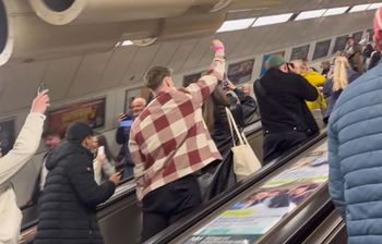 Nagranie z metra w Budapeszcie. Ludzie wykrzykiwali jedno