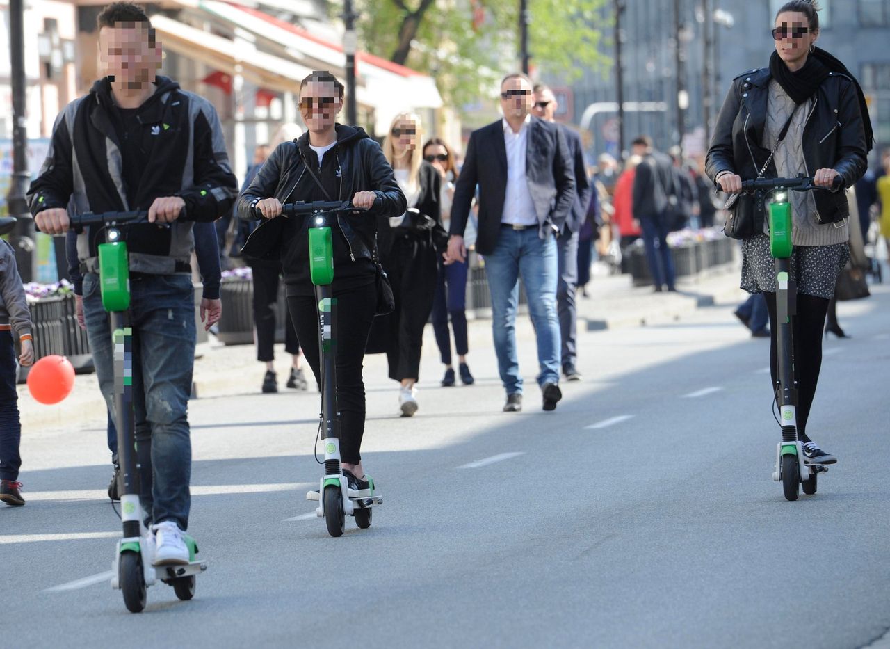 Hulajnogi elektryczne. Lecisz jak Superman. Twarz działa jak zderzak, który się miażdży od uderzenia