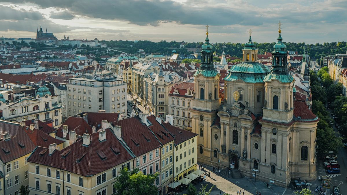 Podr�?e Tomasz Oszczepalski
Fot. Tomasz Oszczepalski/East News. 27.05.2025. Praga, Czechy. Kosciol sw. Mikolaja w Pradze.
Tomasz Oszczepalski