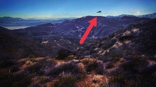 Trump odtajnia akta o UFO. "Czarny trójkąt" nad "wrażliwym miejscem"
