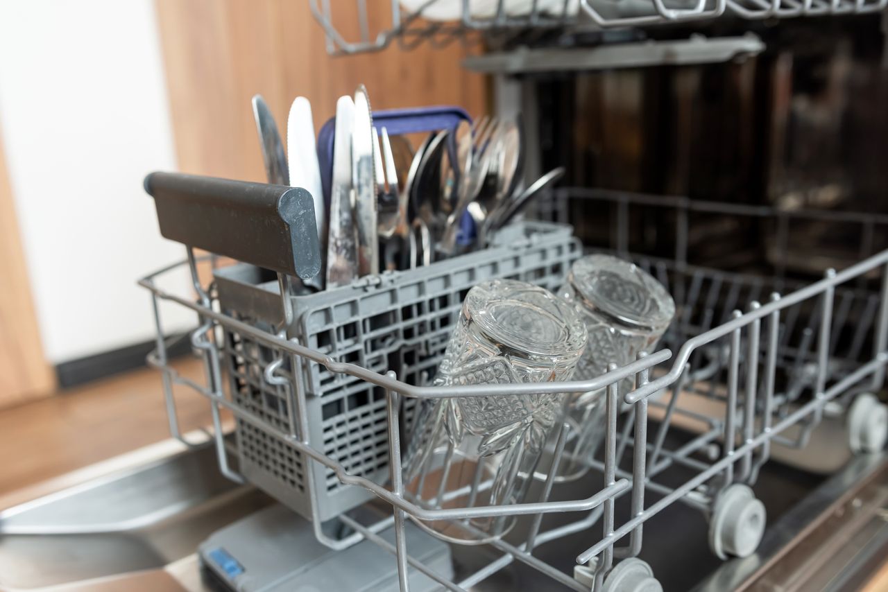 Dishwasher - how to clean it effectively without expensive agents?