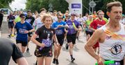 Plum Ekiden w Białymstoku. Biegacze połączyli siły w szczytnym celu. Na starcie sztafety pojawiło się kilkaset drużyn