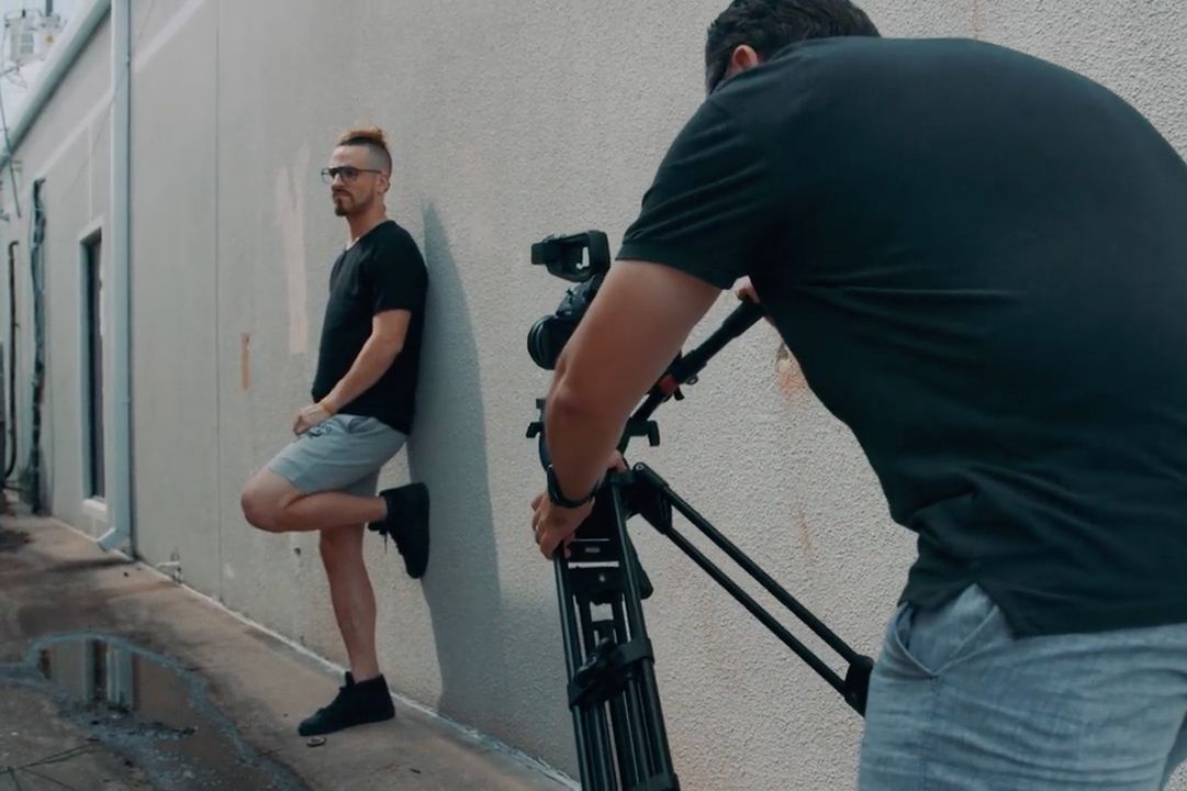 Nie wiesz, jak kręcić ciekawe ujęcia? Wykorzystaj statyw! 5