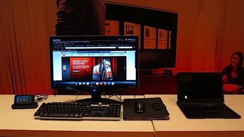 Motorola Atrix 4G - najpotężeniejszy smartfon i nietypowe akcesoria na CES 2011 [wideo] 1