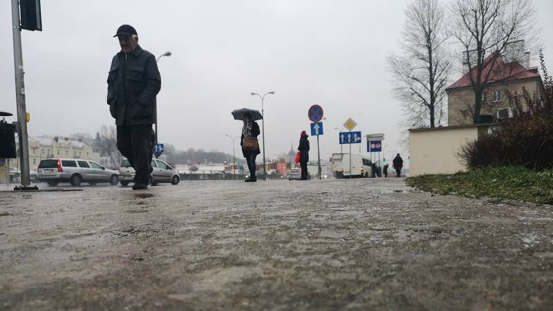 ślisko gołoledź pogoda deszcz marznący