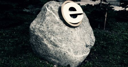 Koreański programista ufundował nagrobek... dla Internet Explorera
