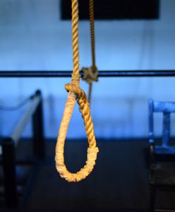 Bielsko-Biała. Miał już pętlę na szyi. Policjanci i taksówkarz uratowali desperata