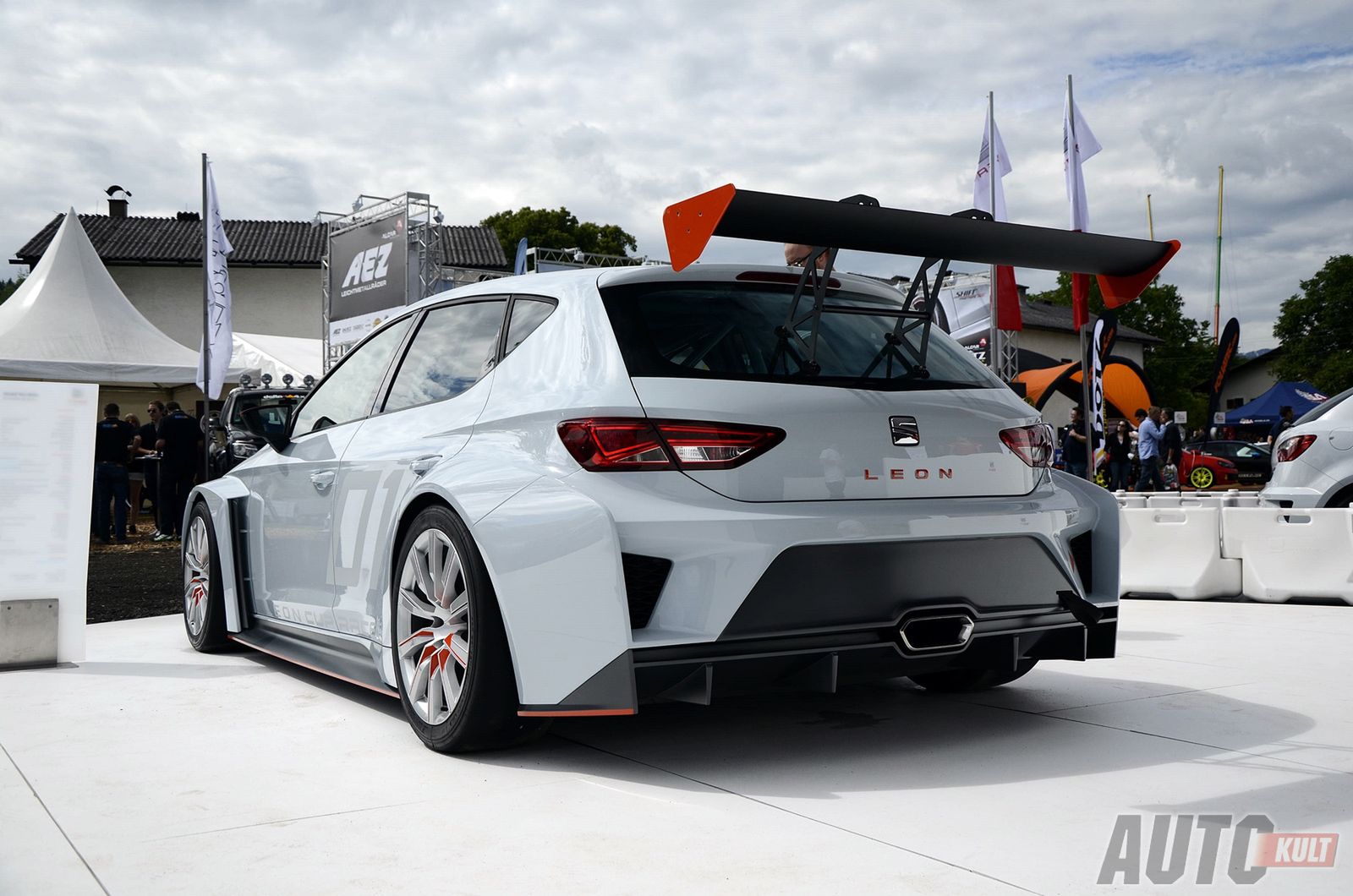 33. GTI Treffen am Wörthersee - Seat Leon Cupra Racer [galeria] 5