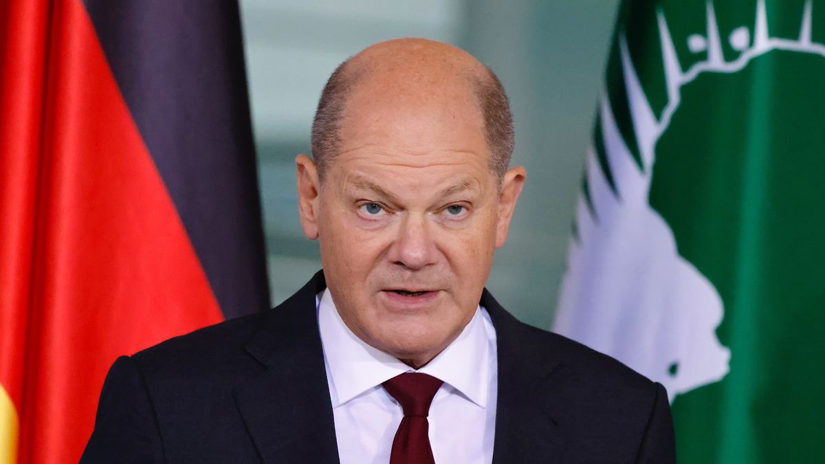 German Chancellor Olaf Scholz speaks during a news conference as part of the Compact with Africa (CwA) conference at the Chancellery in Berlin, Germany, 20 November 2023. The 'Compact with Africa' is an initiative that was launched in 2017 under the German G20 presidency. It aims to bring together reform-minded African countries, international organizations and bilateral partners to coordinate development agendas and discuss investments. EPA/HANNIBAL HANSCHKE Dostawca: PAP/EPA.