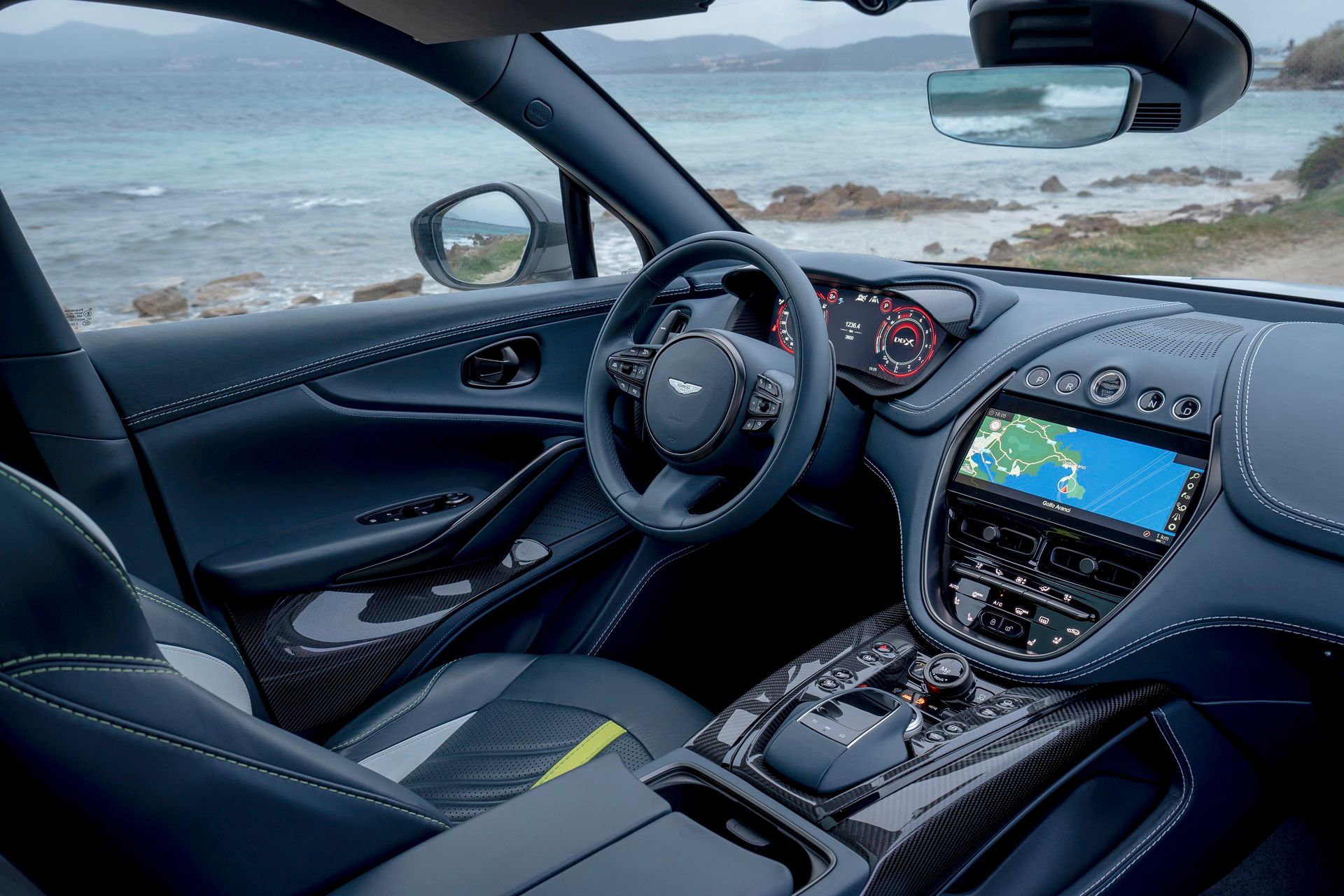 Aston Martin DBX707 (2022)