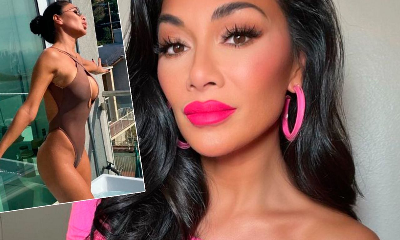 Nicole Scherzinger w wannie wypełnionej lodowatą wodą. Jej kostium nie pozostawiał pola wyobraźni