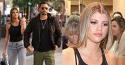 Sofia Richie i Scott Disick dorabiają w sklepie z butami...