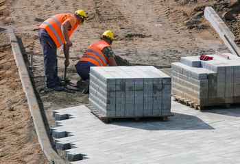 Bełchatów: Nowe chodniki w mieście, poprawiające wygodę i bezpieczeństwo