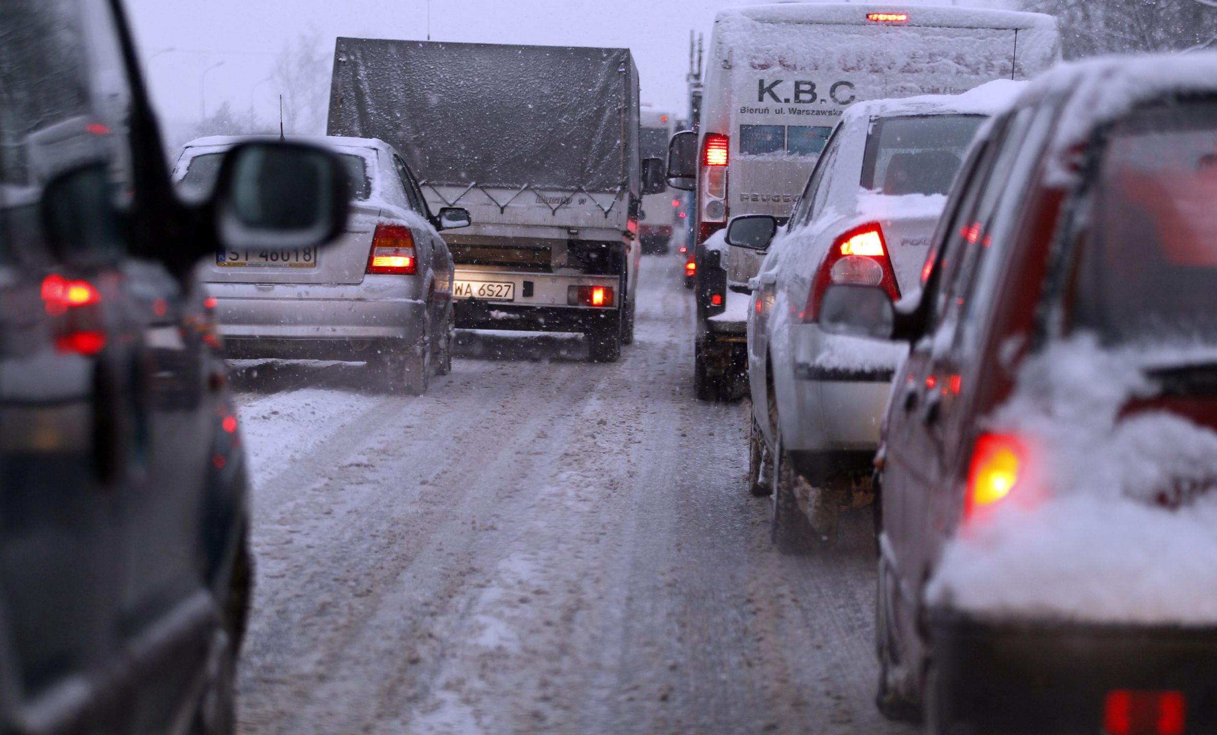 Utrudnienia na drogach
Andrzej Grygiel
auta, droga, drogi, komunikacja, opady, samoch�d, transport, zamie�, zima, auto, pogoda, trasa, ulica, trudne warunki drogowe, korek, korki