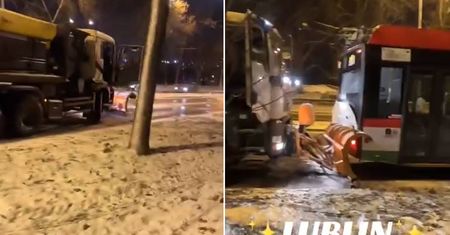 Kierowca pługosolarki próbował się ratować, jednak było zbyt ślisko. Pojazd uderzył w trolejbus