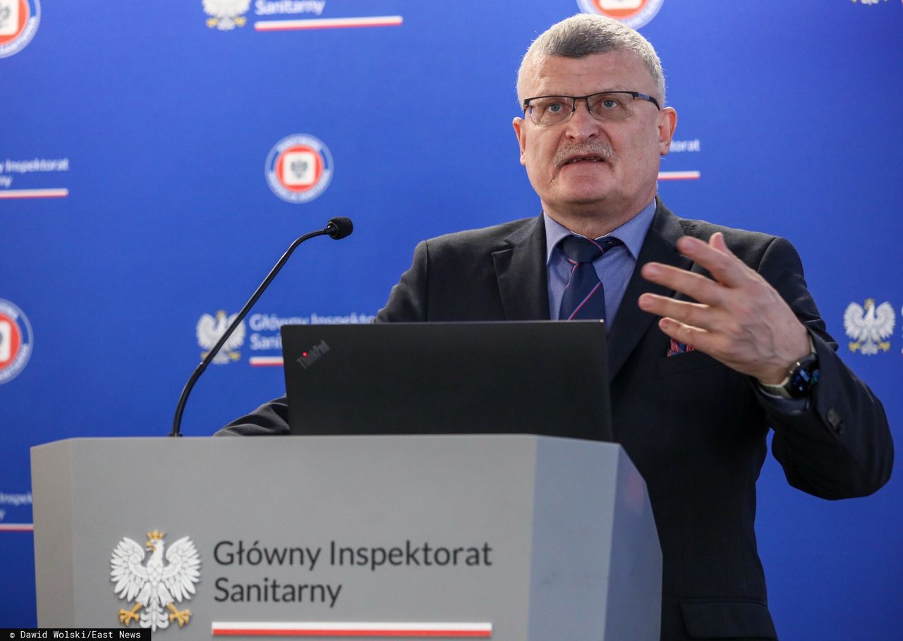 Chorych przybywa lawinowo. Sanepid alarmuje