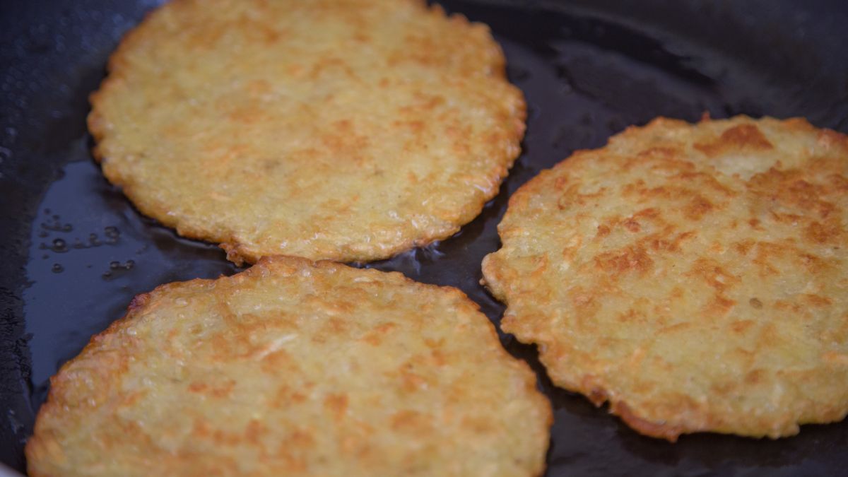 Jak zrobić chrupiące placki ziemniaczane?