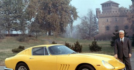 Rzadkie ferrari rozbite we Włoszech. Naprawa nie będzie tania