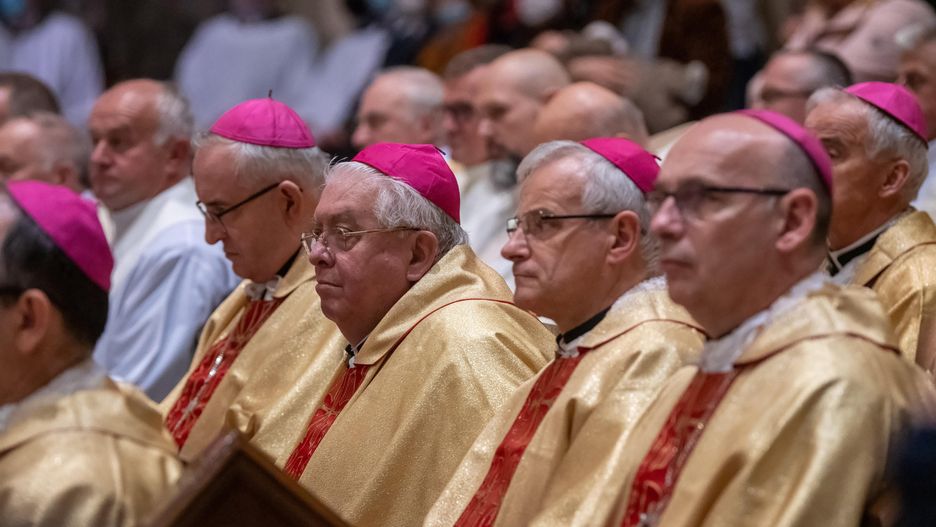 Koronawirus. Rośnie liczba zakażonych biskupów. "Nie jest łatwo określić, gdzie jest źródło zakażeń"