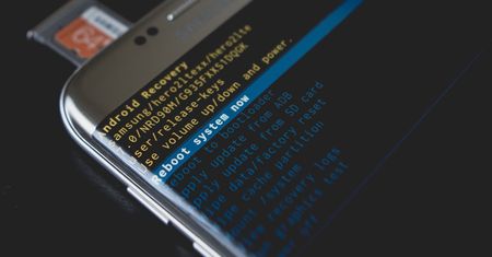 45 tys. smartfonów z Androidem ma trojana xHelper. Sam go nie usuniesz