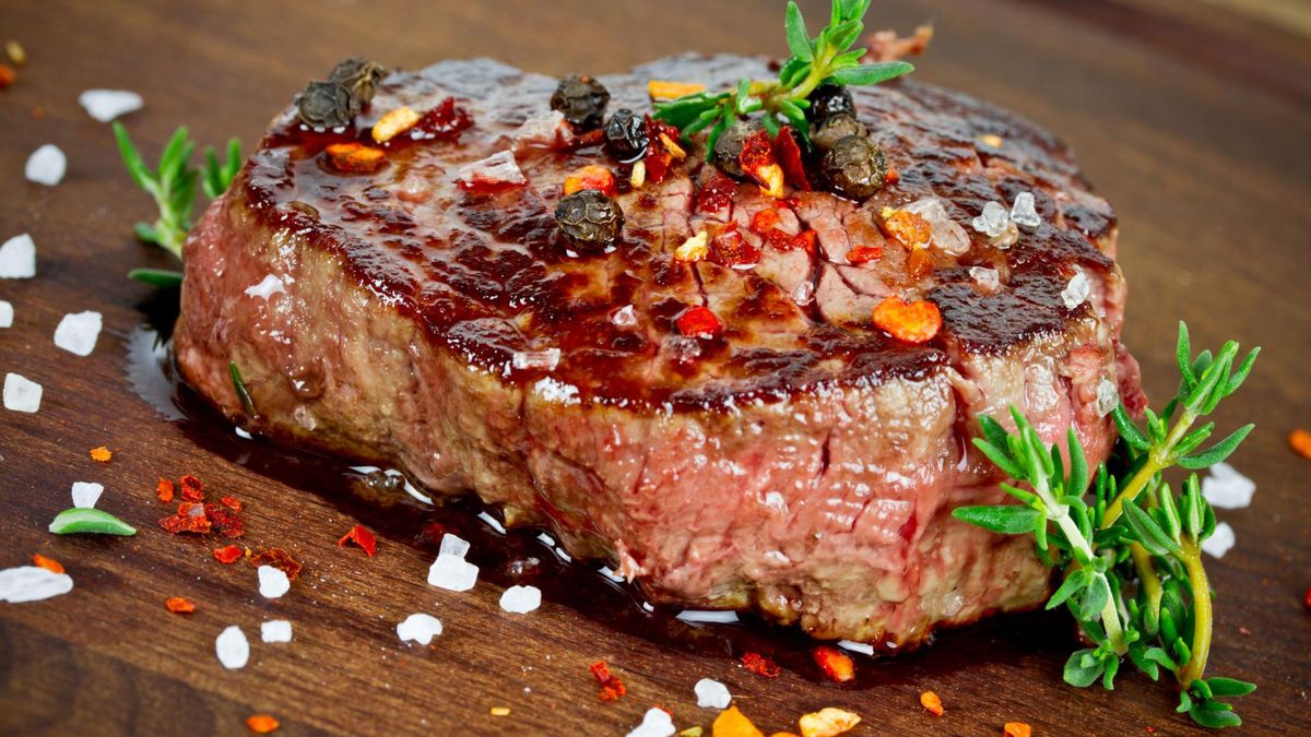 Rumsztyk bez względu na rodzaj użytego mięsa powinien być wyrazisty