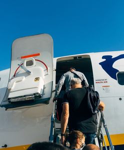 Zero tolerancji. Ryanair nie wpuszcza na pokład. Prawnicy odpowiadają