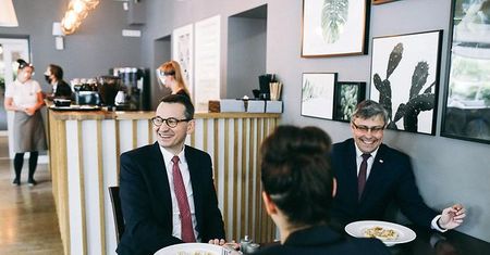 Nowe wytyczne w restauracjach. Zmiany po wpadce premiera Mateusza Morawieckiego