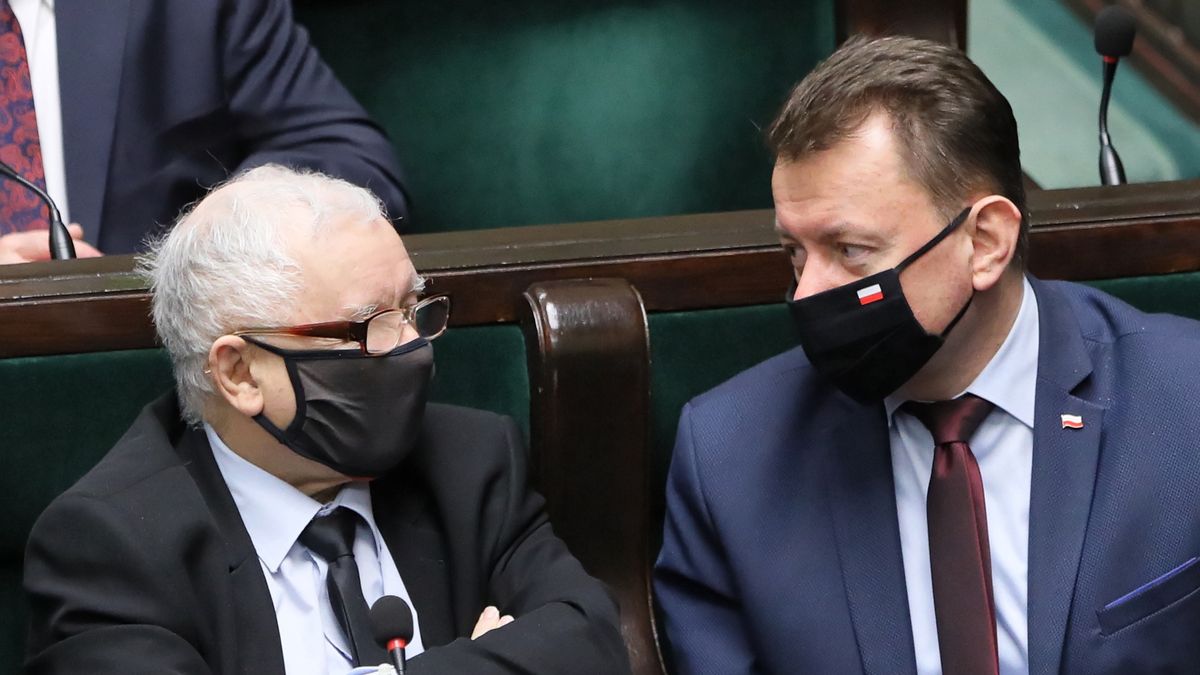 Wicepremier Jarosław Kaczyński oraz minister obrony Mariusz Błaszczak chcą podwoić armię. Część żołnierzy i ich rodzin ma być chroniona przed zwolnieniem z pracy. 