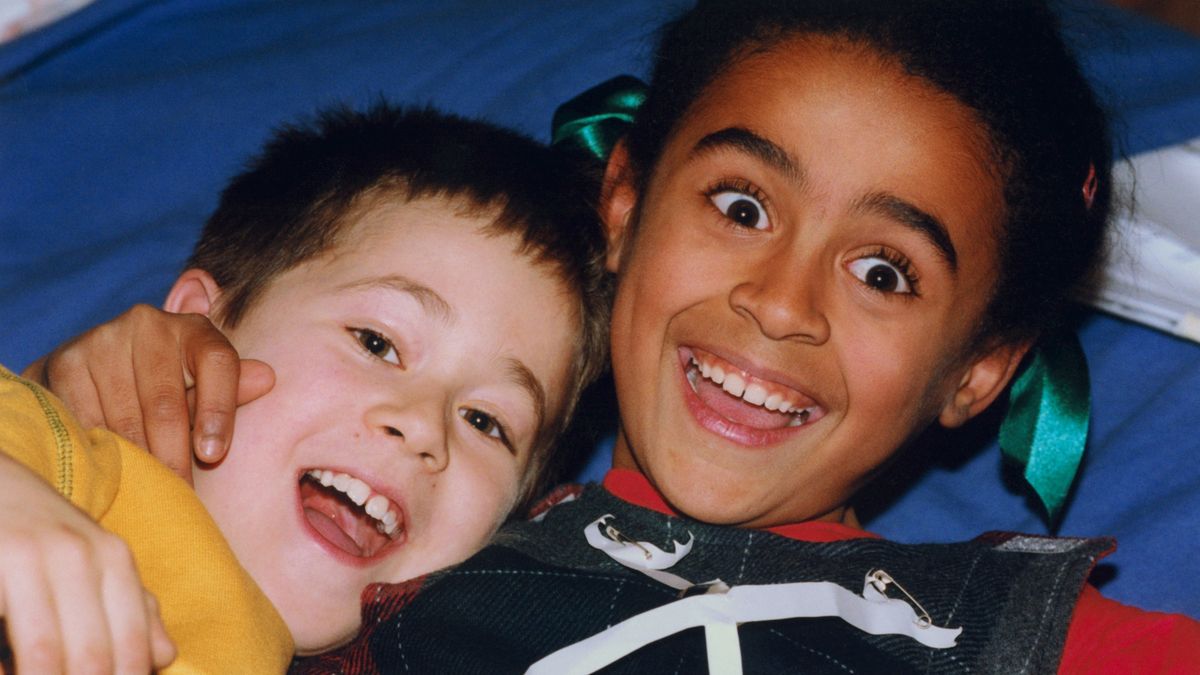 Filip z "Rodziny zastępczej" nie do poznania. Tego rezolutnego chłopca kochała cała Polska. Na zdjęciu Sergiusz Żymełka i Ola Szwed