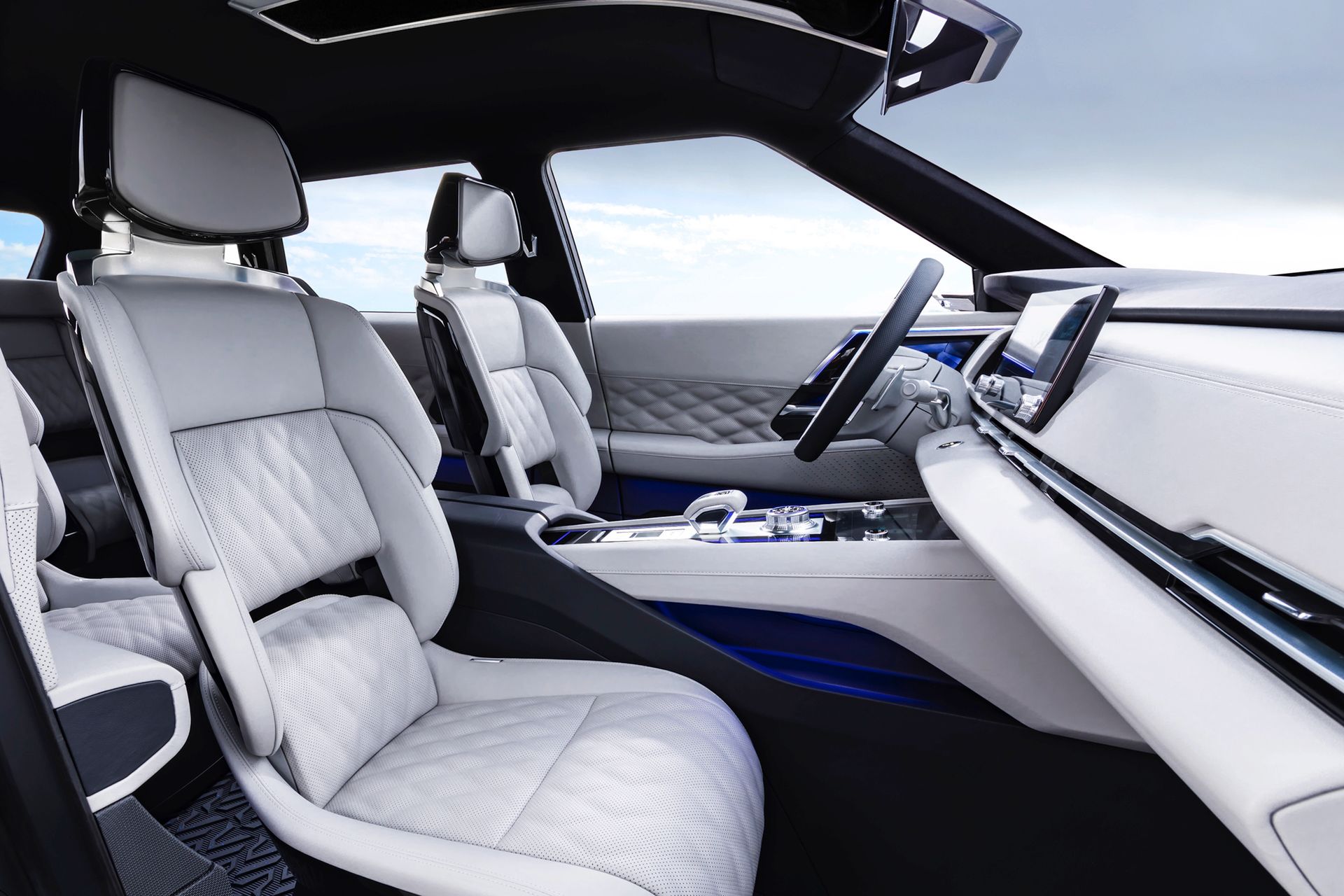 Mitsubishi Englelberg Tourer (2019)