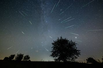 Koniecznie spójrz w niebo. Przed nami szczyt roju Drakonidów