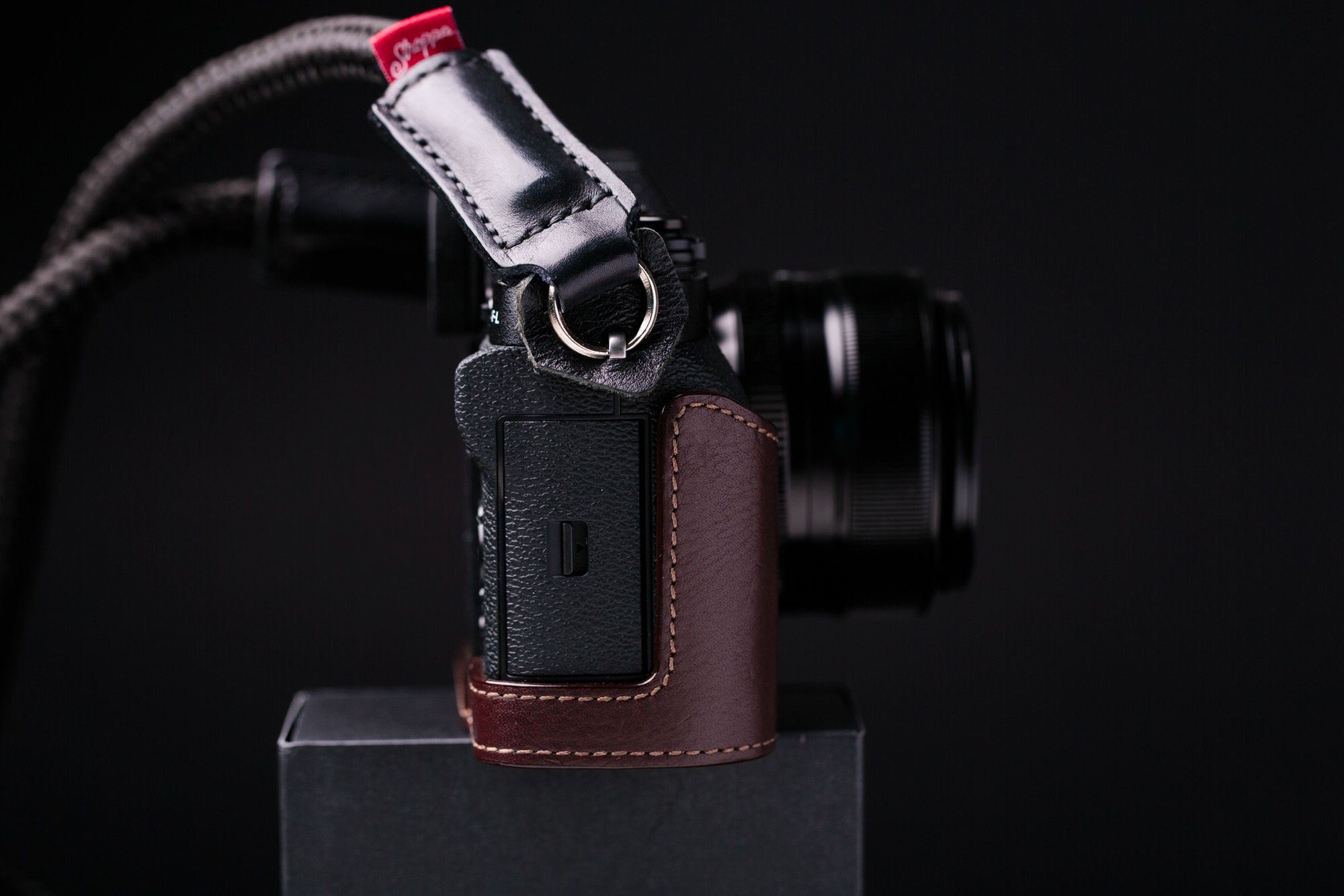 Gariz - eleganckie etui do aparatu. Czy zdaje egzamin wytrzymałości? 7