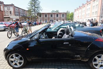 Tychy: Tyski Zlot Kabrioletów 2025. Setki bezdaszników, parada ulicami i konkursy w Starym Browarze