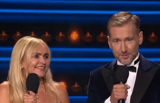 Dziennikarze TVN24 poprowadzili muzyczny show na 20-lecie stacji. "Akademia ku czci własnej, to może być nowy format"
