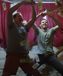 W publicznej zbiórce zebrali 78 tys. dolarów. Wszystko przepuścili na imprezy