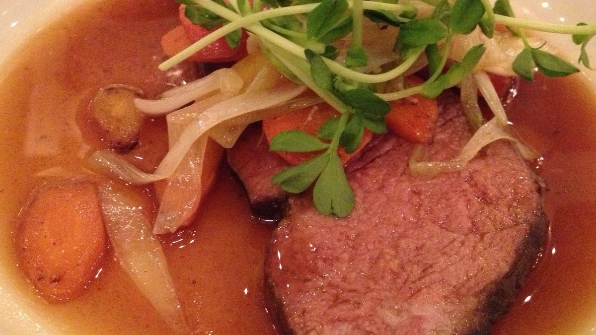 Pieczona łopatka wołowa (samo mięso, III klasa mięsa)