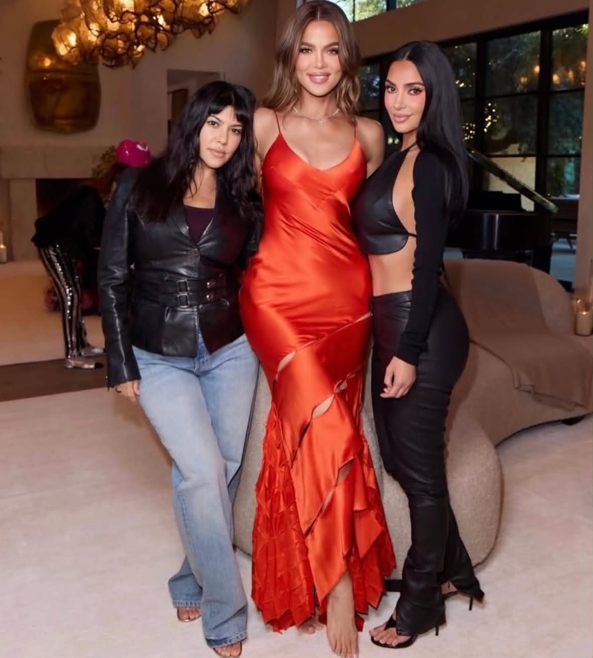 Klan Kardashianów bawi się na urodzinach Khloe