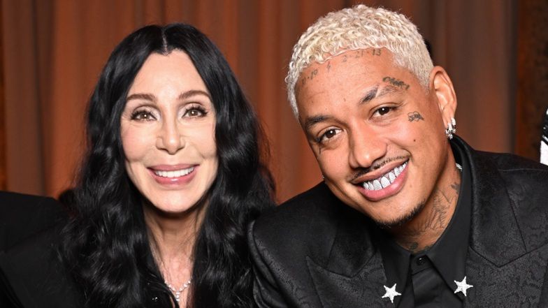 Cher z młodszym o 40 lat ukochanym na paryskim Fashion Weeku