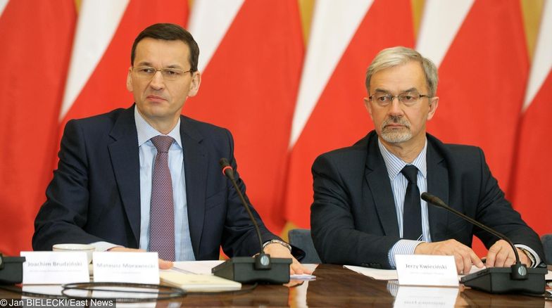 Premier Mateusz Morawiecki wraz z ministrem inwestycji i rozwoju Jerzym Kwiecińskim.