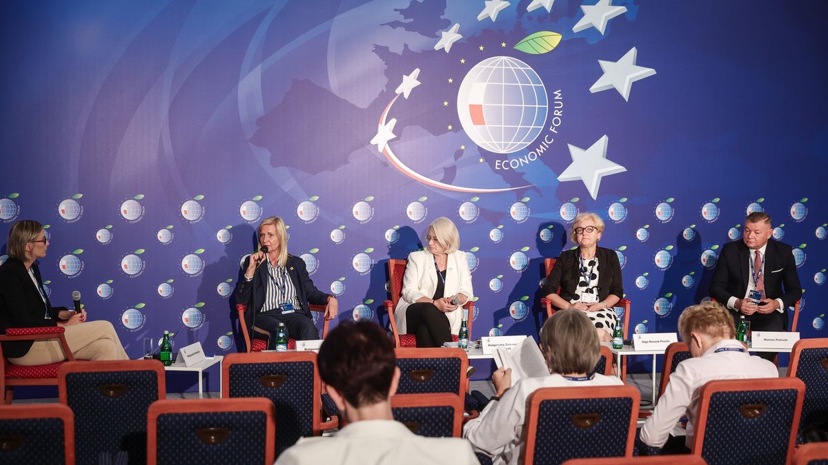 Jak liderzy Rankingu Finansowego Samorządu Terytorialnego radzą sobie z budżetowymi wyzwaniami nowej rzeczywistości?” Dyskusja podczas Forum w Karpaczu