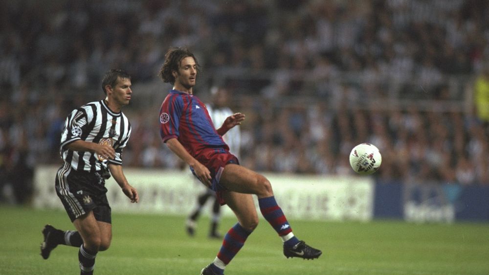 Zdjęcie okładkowe artykułu: Getty Images / Stu Forster / Christophe Dugarry w barwach Barcelony w 1997 r.