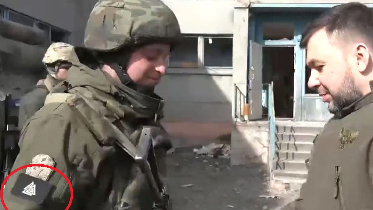 Lider tzw. DRL wręczył nagrodę "żołnierzowi" z symbolem nazistowskim 