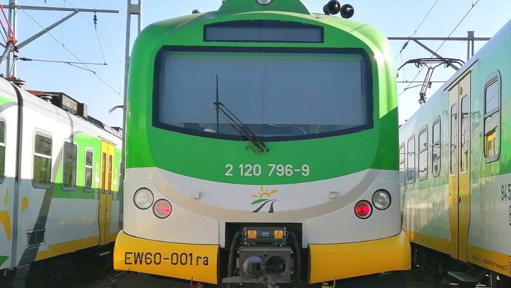 Pociągi EW60, służące dekadami na Mazowszu, zjechały z torów